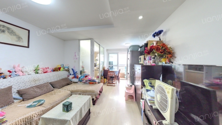 东郊小镇邻里中心二手房实景图