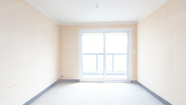 美的悦岚山东区二手房实景图