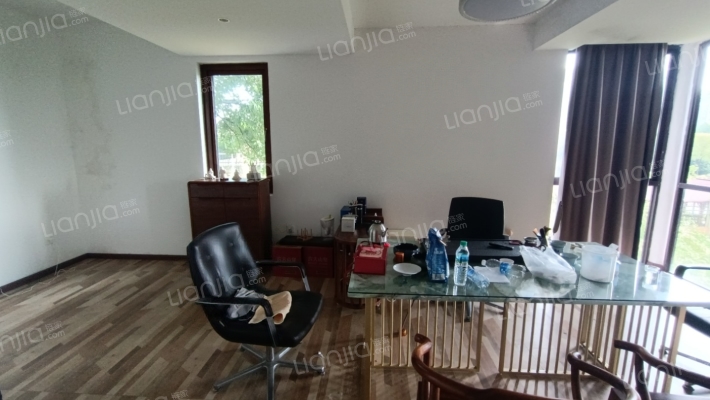 保利国际高尔夫花园莱茵长堤二手房实景图