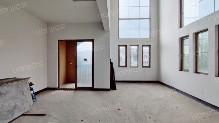 庆隆南山高尔夫国际社区山外山二手房实景图