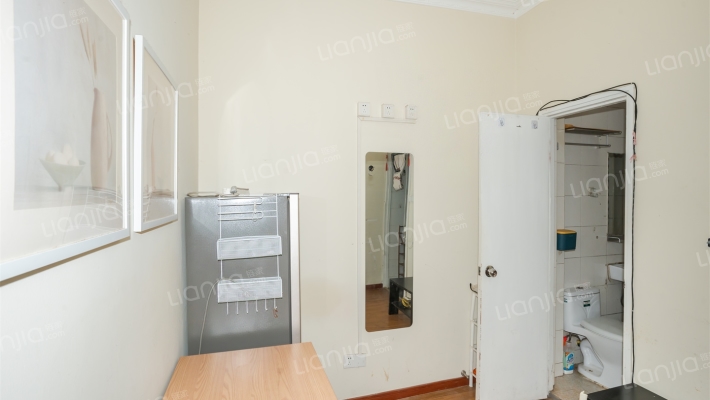 蒙自路601弄二手房实景图