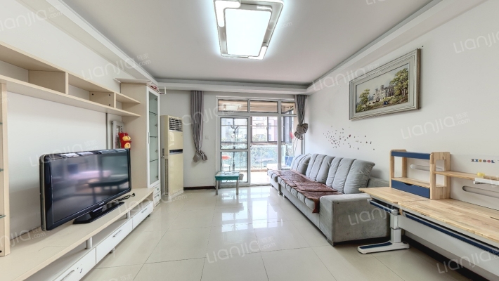 东郊小镇第三街区二手房实景图