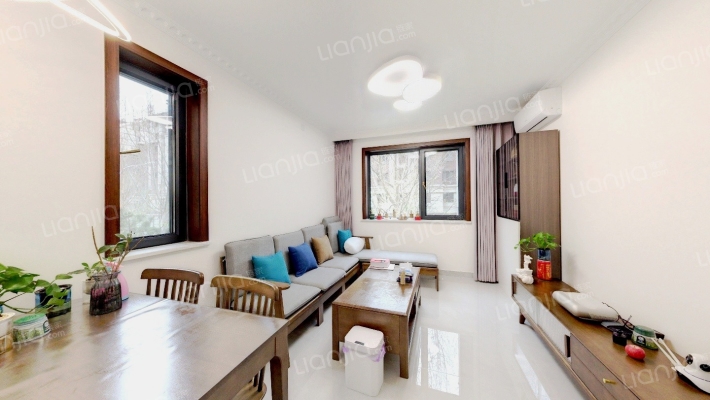 世华龙樾一期西区二手房实景图