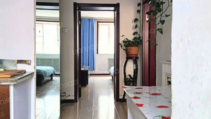 松峰糖果厂家属楼二手房实景图