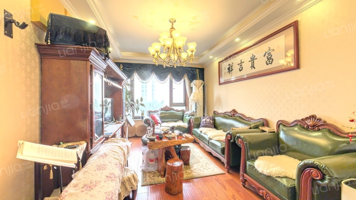 融创凡尔赛领馆二期二手房实景图