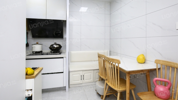 四平路2065弄二手房实景图