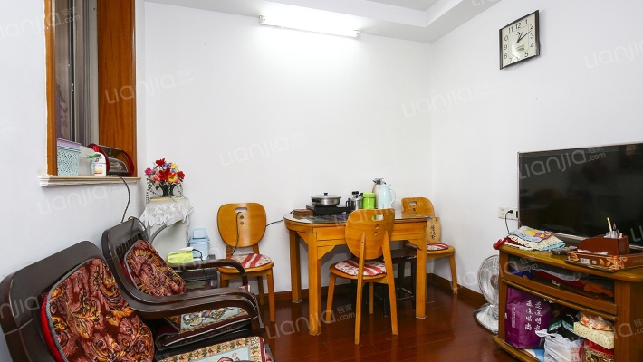 政立路830弄二手房实景图