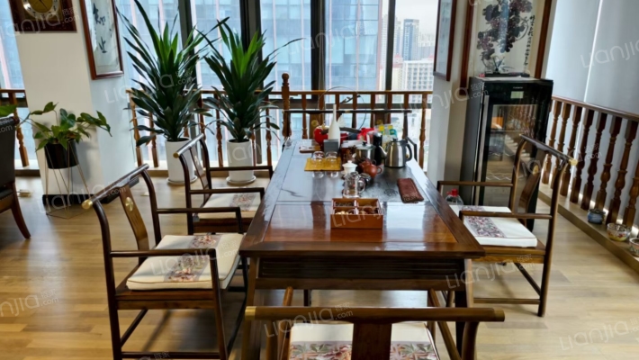 泰华金贸国际二手房实景图