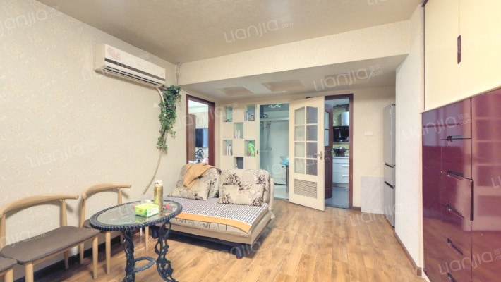 威嘉白金领域二手房实景图