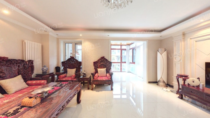 珠江萨尔斯郡二手房实景图