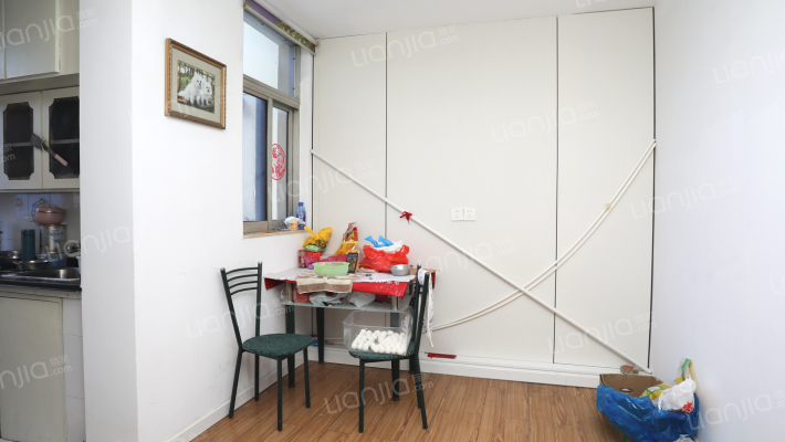 车站西一村二手房实景图