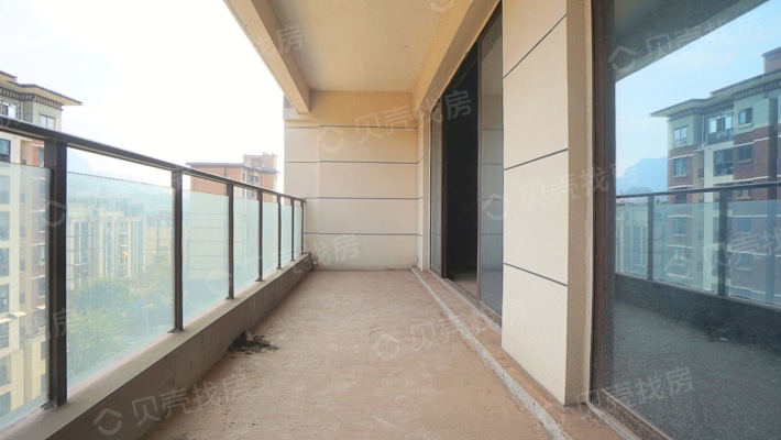 缇香湾标准大四房 使用面积300左右 带露台-阳台
