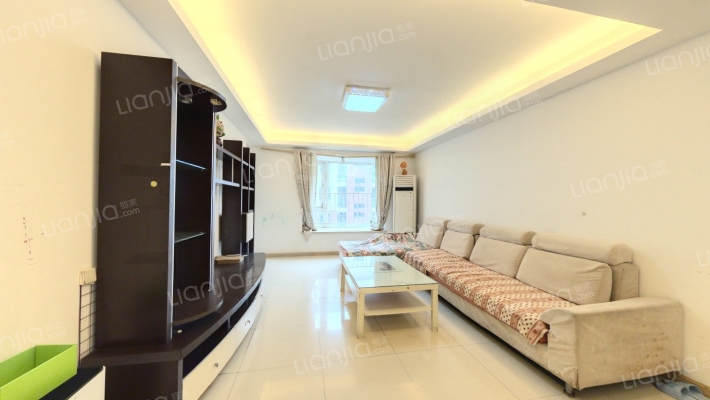 东郊小镇第三街区二手房实景图