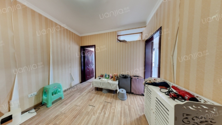 伯爵世家二手房实景图