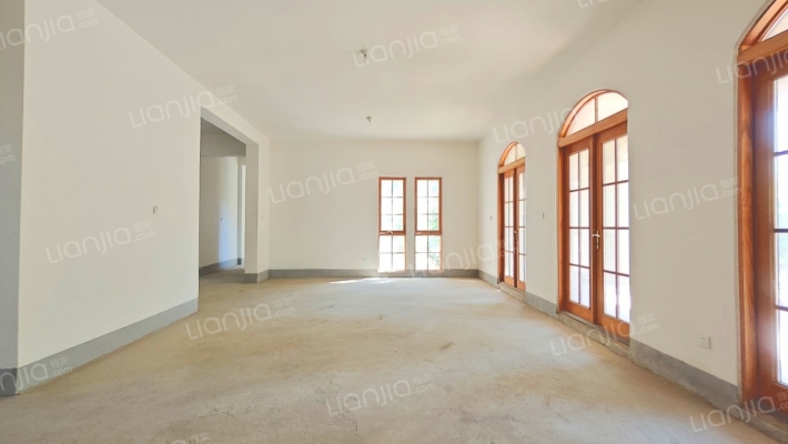 绿城雁鸣湖玫瑰园二手房实景图