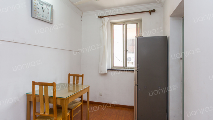 桃浦四村易居紫荆苑二手房实景图