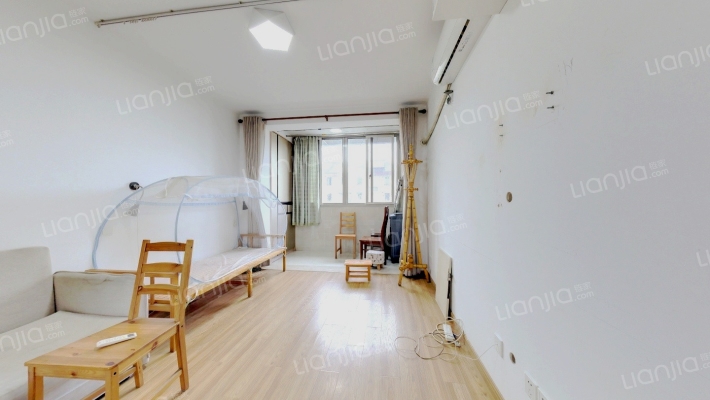 佳木斯路266号二手房实景图