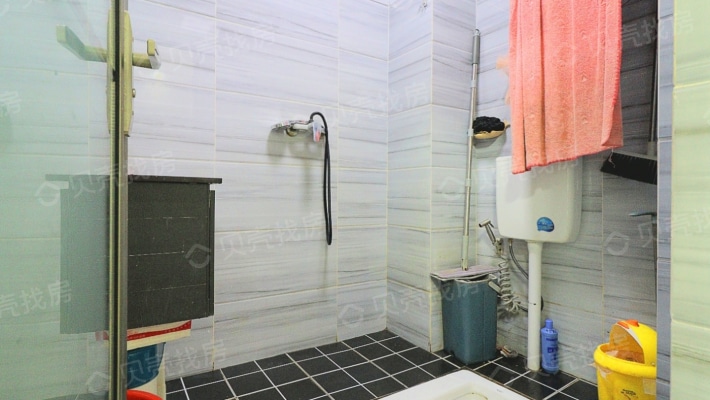 金沙江畔精装套房拎包入住。看房方便-卫生间