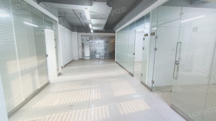 摩尔中心二手房实景图