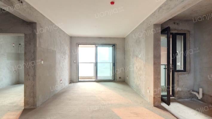 天安江畔珑园2期二手房实景图