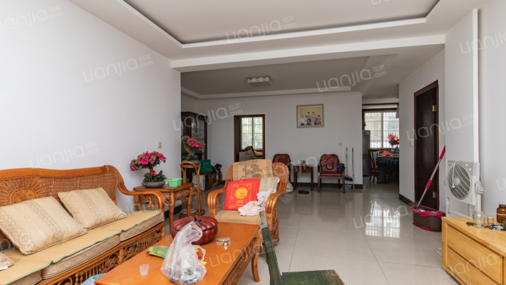 中心嘉园二手房实景图