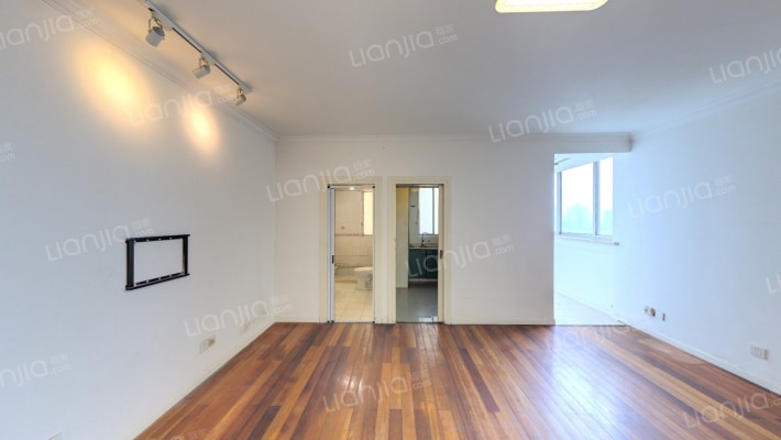 中亚公寓二手房实景图