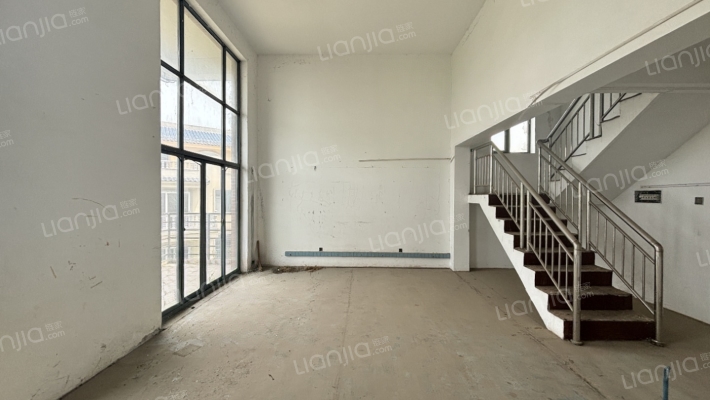 水天居别墅二手房实景图