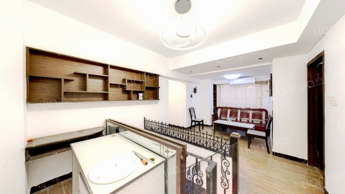 在水一方二手房实景图