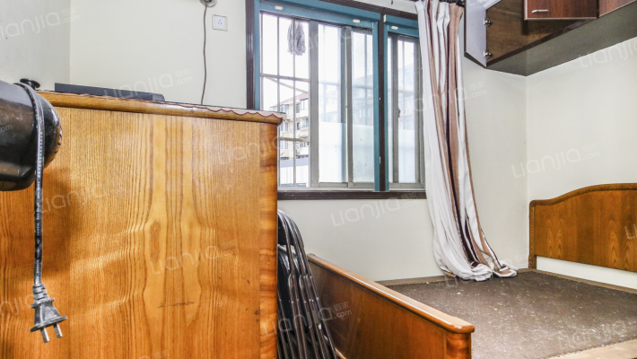 虹东小区二手房实景图