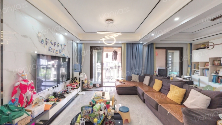 融创春晖十里雍璟府二手房实景图