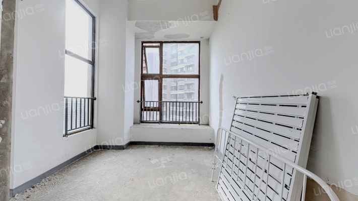 富力城华庭二手房实景图