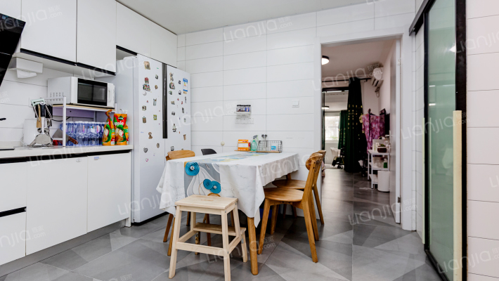 广中西路818弄二手房实景图