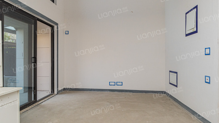 融创银城滴翠园北区二手房实景图