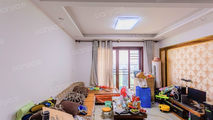 在水一方三期二手房实景图