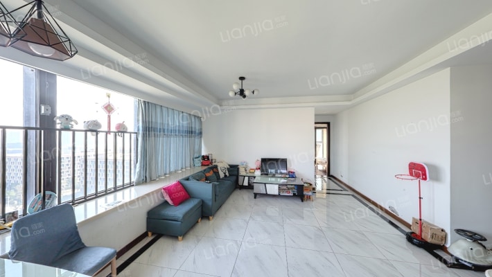 绿地海湾繁海苑二手房实景图