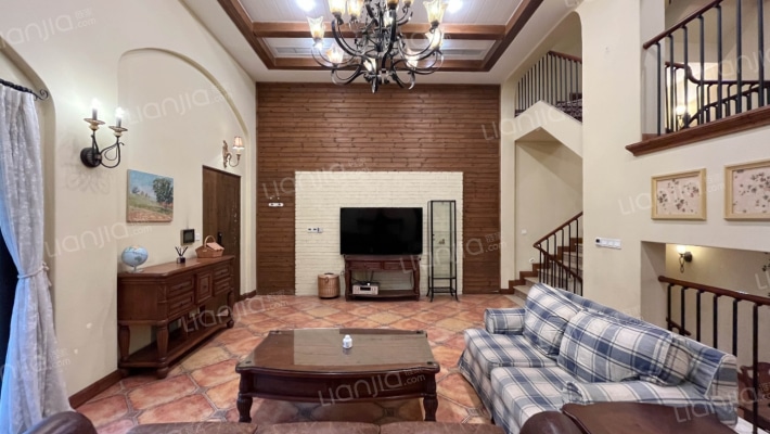 龙湖蓝湖香颂二手房实景图