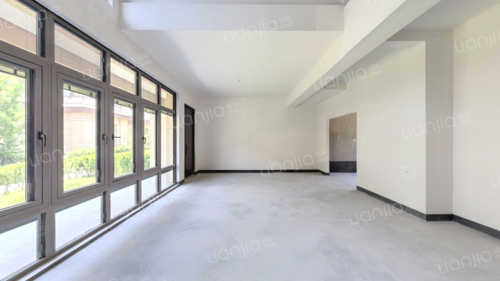 宝地东郊四季二手房实景图