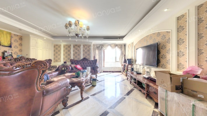 白桦林间二手房实景图