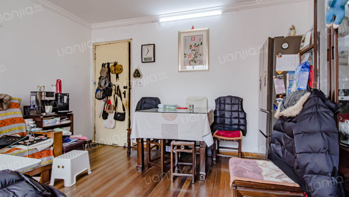 静安新邨二手房实景图