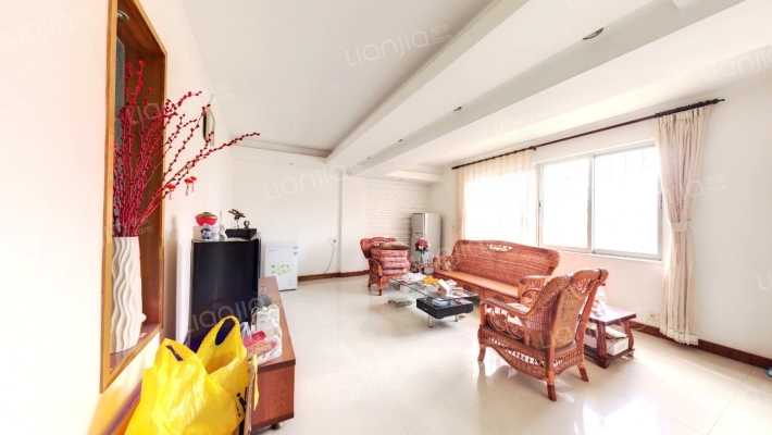 金屏新苑小区二手房实景图