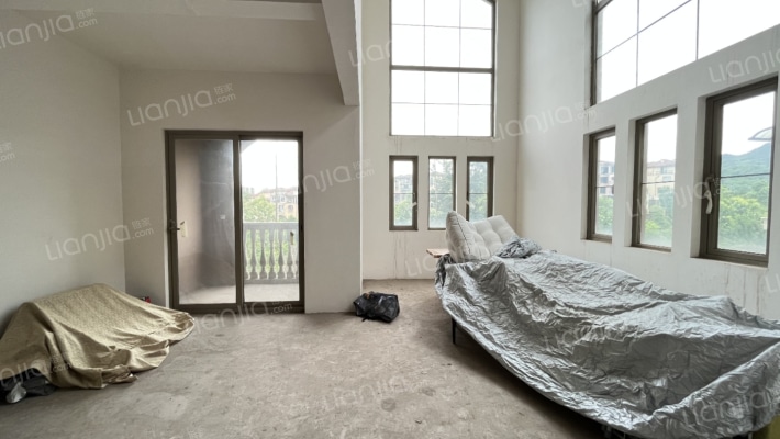 庆隆南山高尔夫国际社区荟澜山二手房实景图