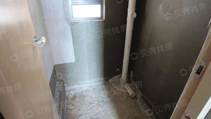 房东急售上江北新区地段新小区标准的4室清水房-卫生间B