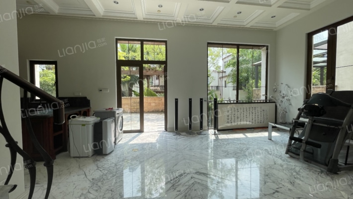 麓湖生态城白玉台二手房实景图