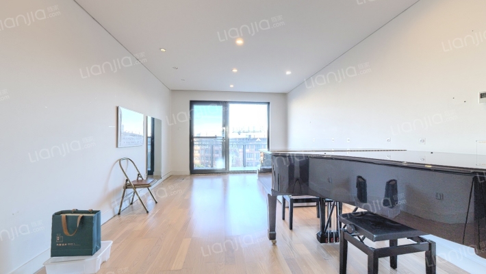 维多莉亚花园公寓二手房实景图