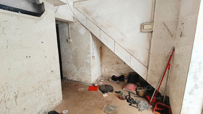 东方中上六巷二手房实景图