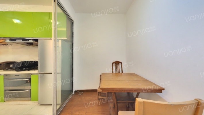 新泾三村二手房实景图