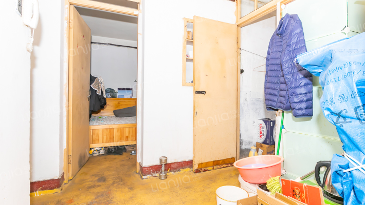 八一小区二手房实景图