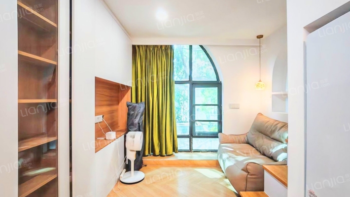 海珠花园窝趣公寓二手房实景图