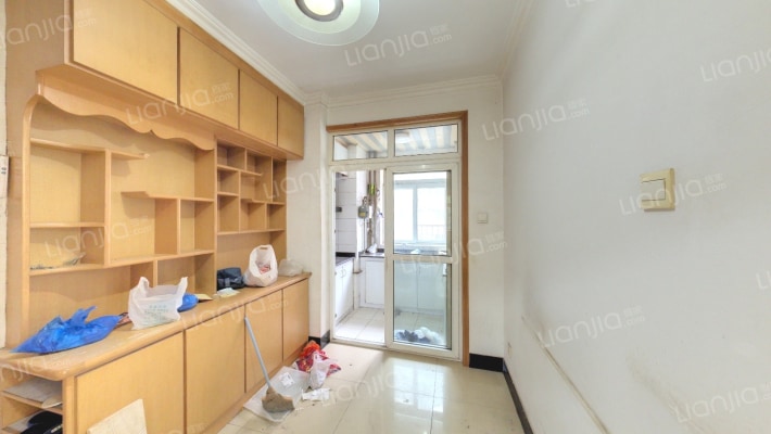 新中西里二手房实景图