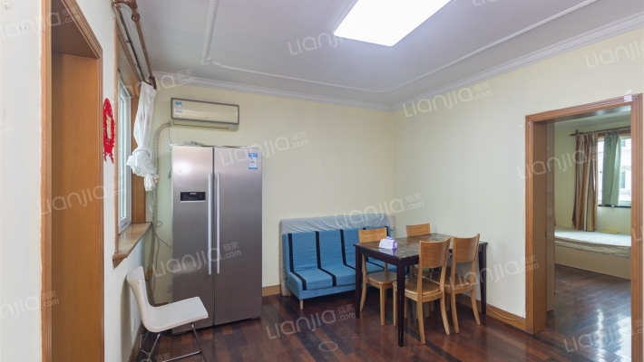 南国龙苑东区二手房实景图